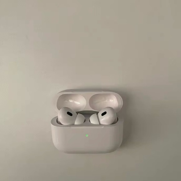 NWT AirPod pro gen 2 with authentic reciept - Picture 4 of 4